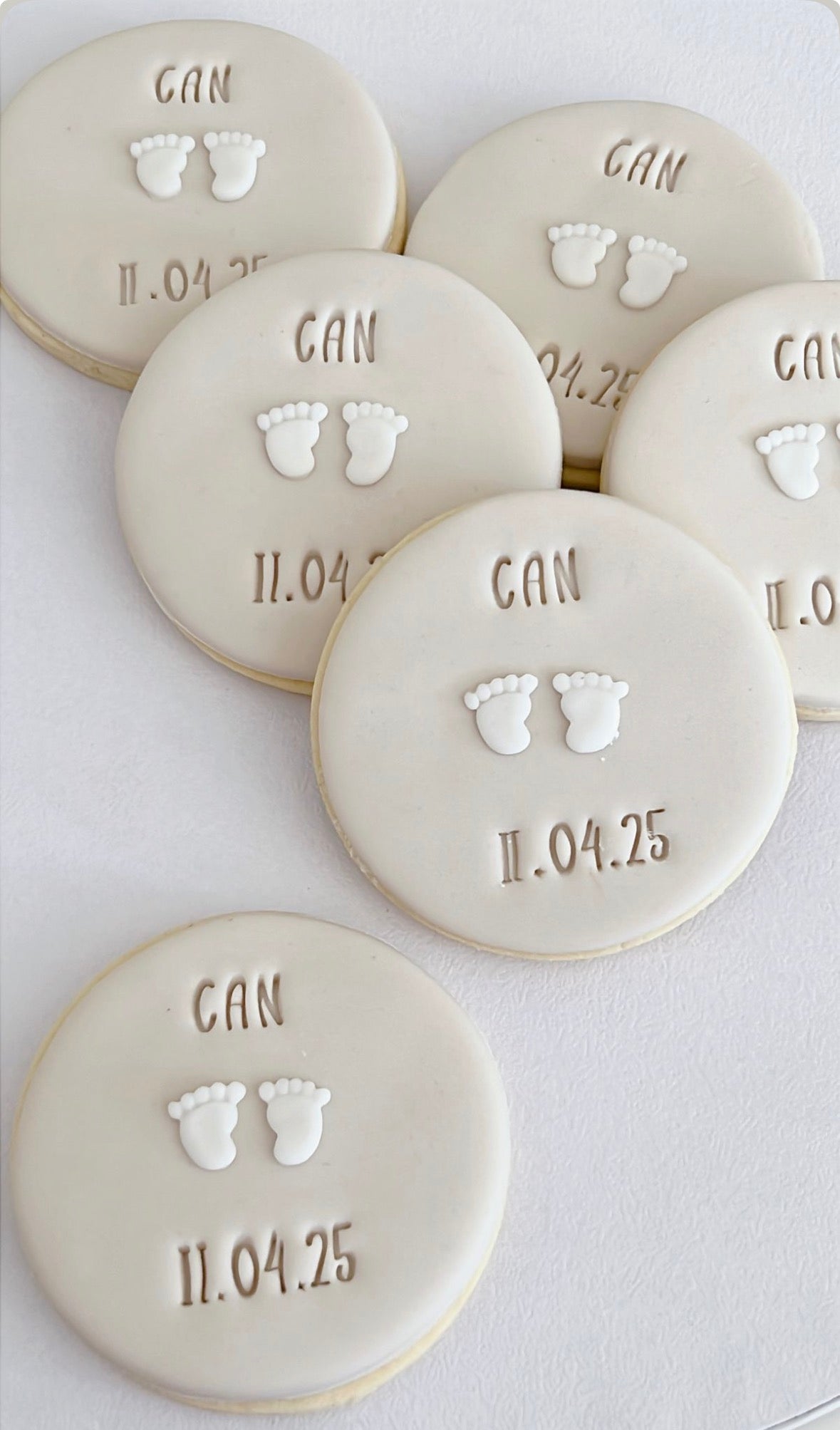 Biscuits personnalisés naissance avec petits pieds