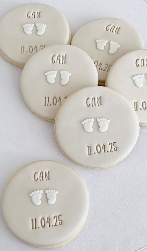 Biscuits personnalisés naissance avec petits pieds