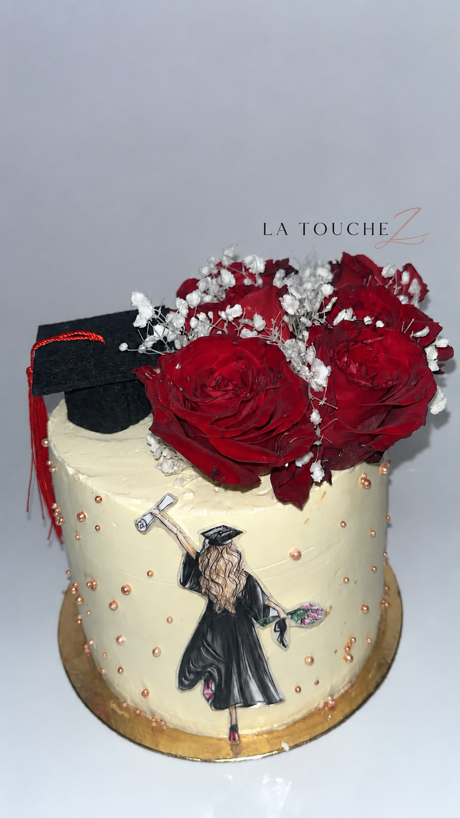 Layer Cake de remise de diplôme aux roses bordeaux, logo LA TOUCHE Z